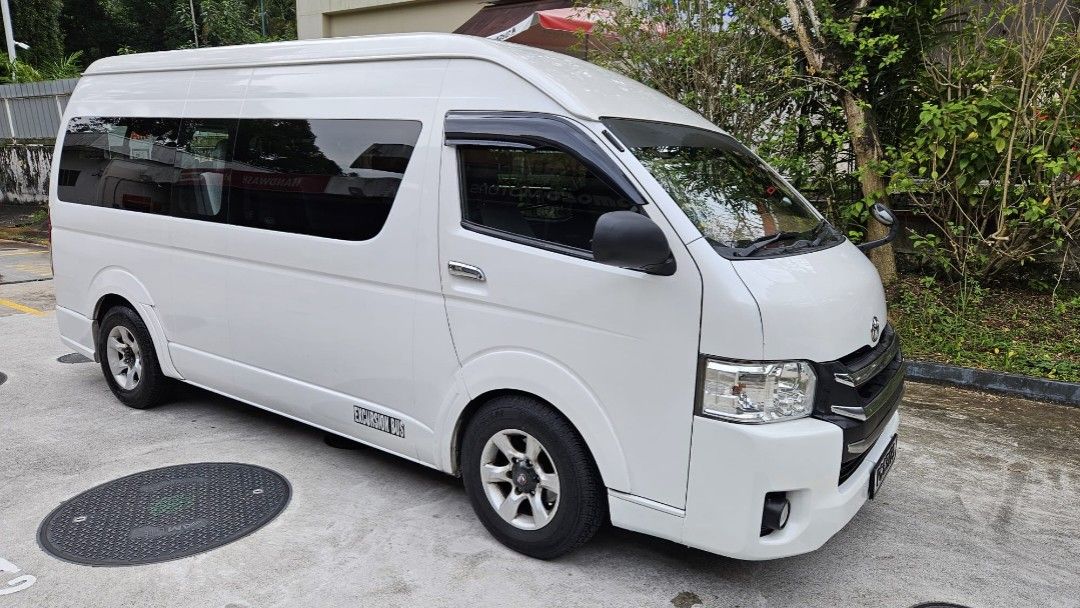 Hiace Commuter High Roof Rental62872685768195112