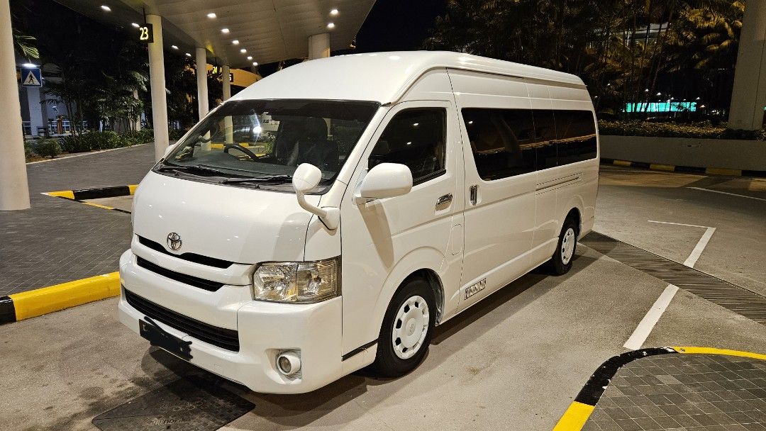 Hiace Commuter High Roof Rental62872685768195114