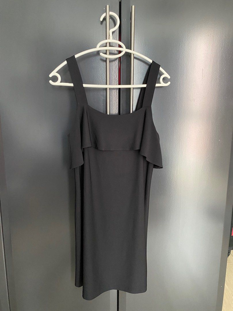 H&M Navy Midi Dress (Category: Dresses) located in Taguig. Submitted by postjoonie (Listing ID 1310499814, Image 3). Description: never been used, washed only! :) - no visible flaws - can fit XS-S - ends right above my knees my measurements: height - 5’6 weight - 50kg waist - 24-25in .
