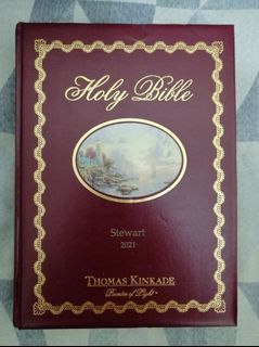 Holy Bible: New King James Version: Family Size Edition