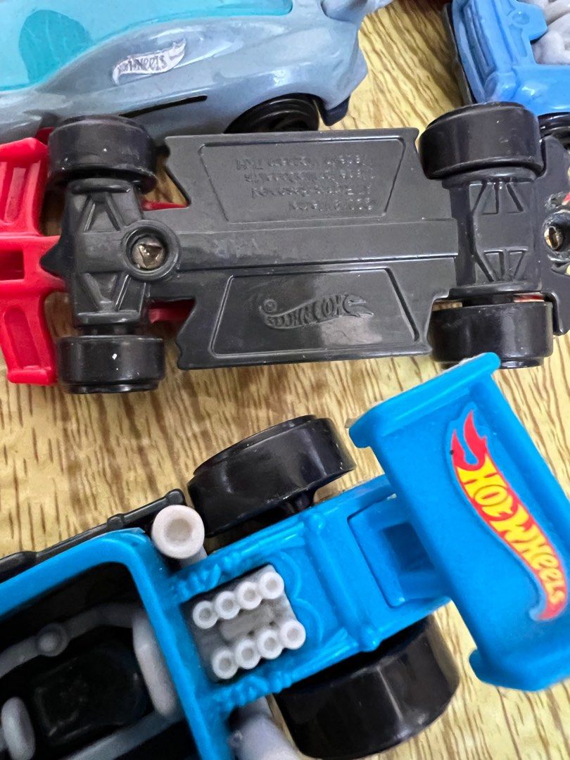Hotwheels cars - Used (Category: Vehicle & Diecast Models) located in Makati City. Submitted by eyor15 (Listing ID 1310483272, Image 3). Description: 7 cars Hotwheels All in Php350 only.