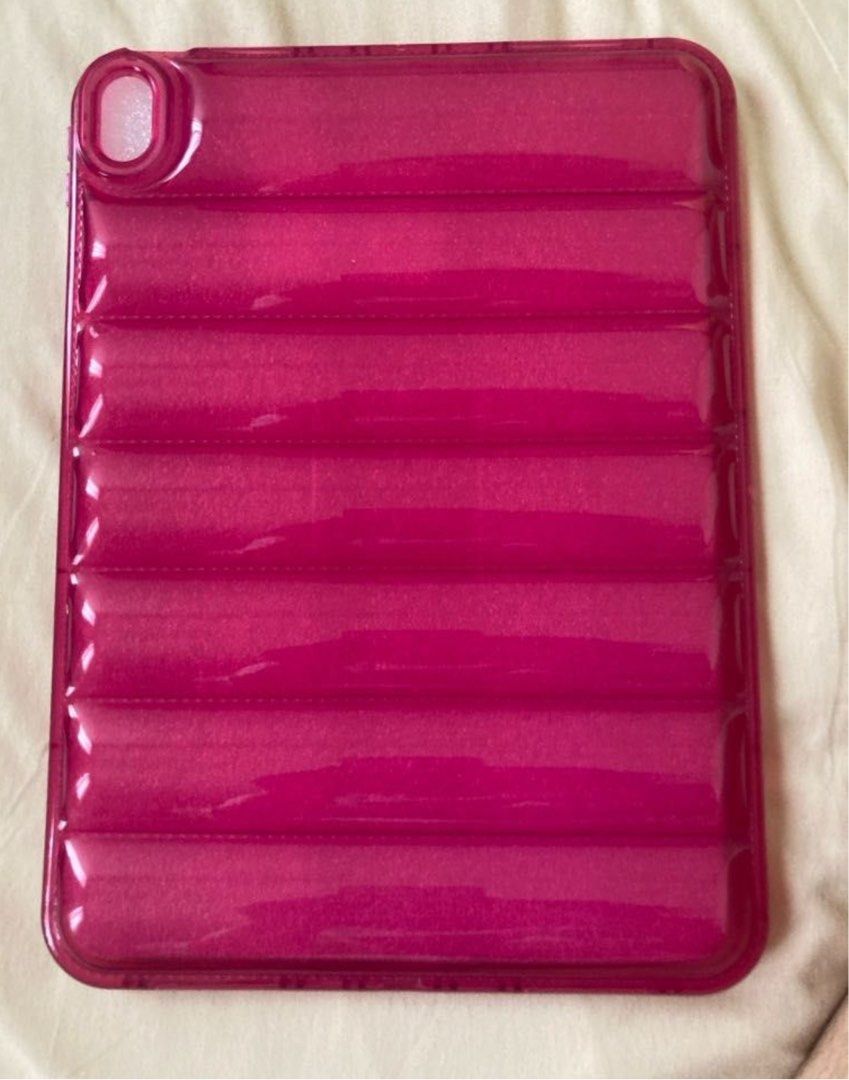iPad Air 4 Puffer Case (Category: Cases & Sleeves) located in Marikina City. Submitted by mlffy (Listing ID 1274734132, Image 1). Description: 📱 Brand new iPad Air Jelly Puffer Case ⭐️ Selling to declutter, negotiable for sure buyers! 👛 GCash.