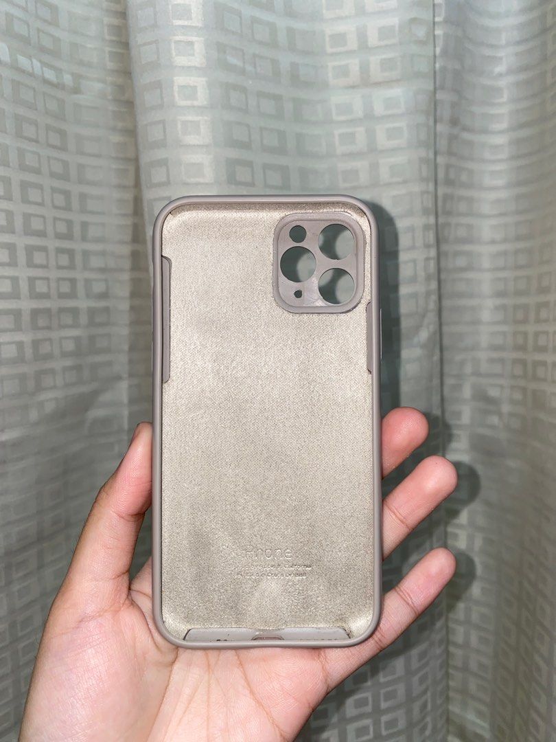 iPhone 11 Pro Case (Category: Cases & Sleeves) located in Cavite. Submitted by the.selective_ (Listing ID 1310484295, Image 2). Description: Bought this for Php 500.00, impulse buy because I needed a case to protect my new phone. Used only for a while. .