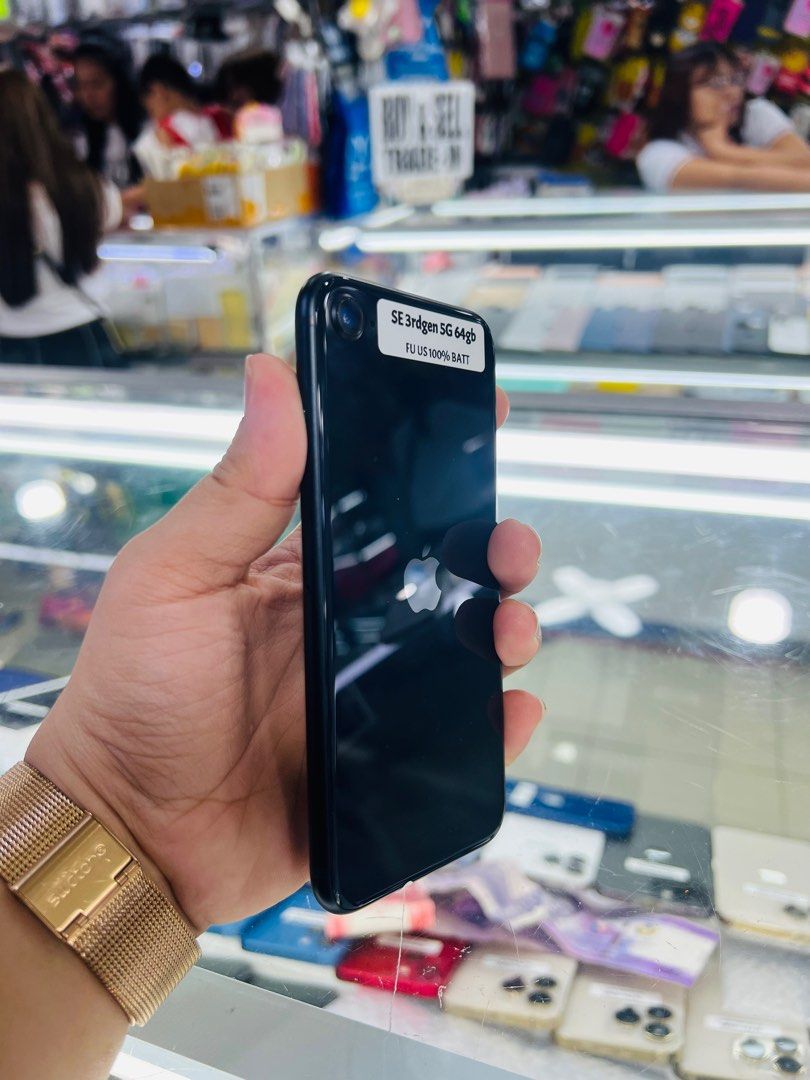 Iphone SE 2022 5G 64gb 100% batt (Category: iPhone SE Series) located in San Juan City. Submitted by javedsgadgetshop (Listing ID 1310568329, Image 3). Description: OPEN FOR INSTALLMENT VIA CREDIT CARD/GGIVES/SPAY/BILLEASE & SWAP/TRADE-IN! WE BUY AND SELL ( ANYKINDS OF UNIT BINIBILI PO NAMIN)! PTPA : Padelete po f bawal Read ❗️Onhand ‼️ Iphone SE 2022 •64gb •US Variant •100% batt health •Factory Unlock •95% Smoothness •No hidden issue | No Repair