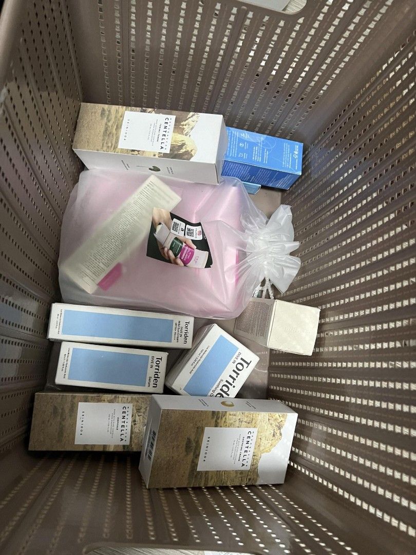 Korean skin care take all (Category: Face Care) located in San Jose del Monte. Submitted by Skin_Care2022 (Listing ID 1310578348, Image 1). Description: for only 3000 lahat na, sealed pa lahat. torriden set, CKD set, skin1004 set, 2 face republic, 1 l'essential product.