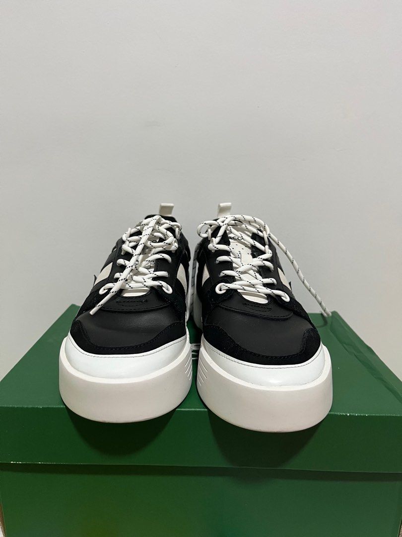 Lacoste Shoes Womens L002 Black (Category: Sneakers) located in Calamba. Submitted by portss (Listing ID 1310568498, Image 1). Description: used thrice.