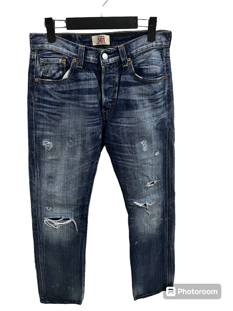 Levis 501 Distressed Jeans Men s Fashion Bottoms Jeans on Carousell