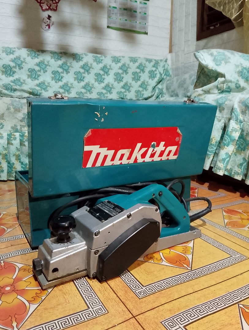 Makita 1100 Power Planer, Commercial & Industrial, Construction Tools ...