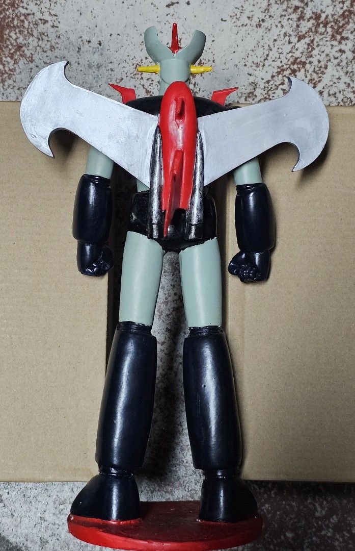 Mazinger Z Statue (Category: Figurines & Statues) located in Quezon City. Submitted by chud88 (Listing ID 1310503484, Image 3). Description: = Displayed = 20+ y/o = made from Plaster (i think not sure) = wt. : 0.86 kgs Meet-up: Cubao Area = weekends Kapitolyo Pasig = weekdays Mailing and Delivery: Lalamove or Grab @ buyers expense.
