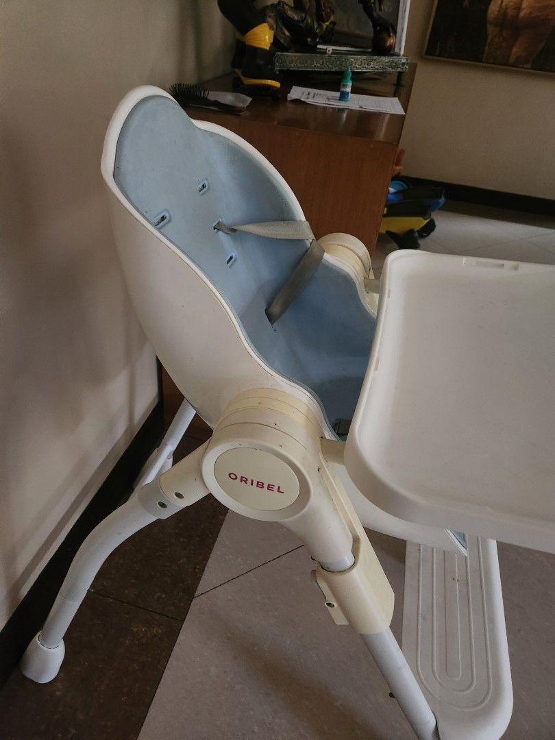 oribel cocoon high chair in blue (Category: Baby High Chairs) located in Makati City. Submitted by cjoy03 (Listing ID 1310520567, Image 3). Description: comes complete with tray, will try to look for the box if needed. used for 4yrs only. see photos for signs of use but no damages to note. seat just needs cleaning and note the yellowing on some parts due to storage. pick up in makati or manila..