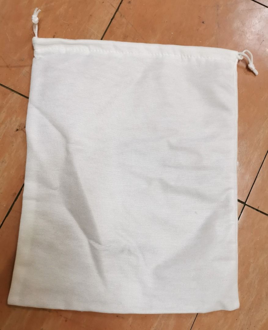 Common projects dust bag hotsell