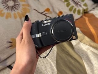 Panasonic Lumix DMC-TZ1 Digital Video Camera