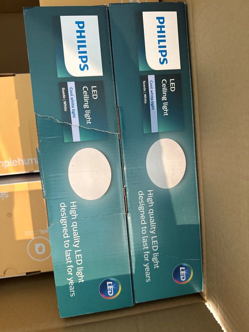 Philips Suede ceiling light (Category: Electrical, Adaptors & Sockets) located in Singapore. Submitted by leoyoel (Listing ID 1308632905, Image 1). Description: Philips Suede (1100 Im) .