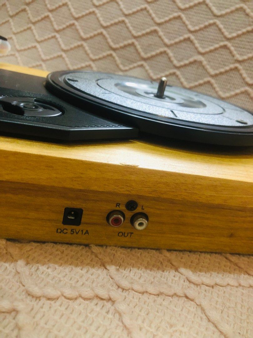 Record Player (Category: Portable Music Players) located in Manila. Submitted by shop.camay (Listing ID 1310498407, Image 3). Description: - complete w/ box - needs speaker - has a jock issue but plays well .