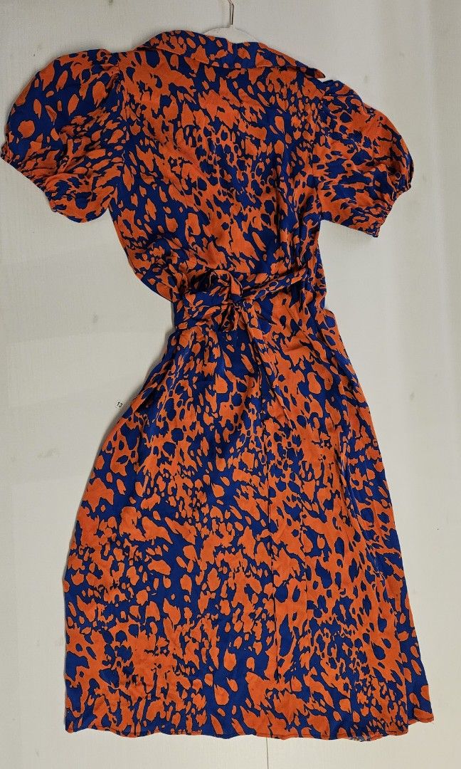 SHEIN PRINTED PUFF SLEEVES WRAP DRESS (Category: Dresses) located in Bulacan. Submitted by armauimdr (Listing ID 1310524016, Image 3). Description: s on tag fits up to semi large.