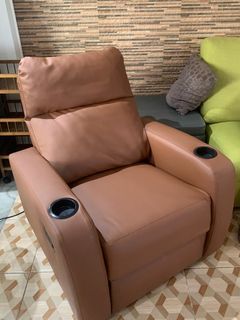 Single seater recliner