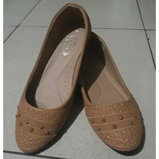 Size 38 Camel Brown Beads Women's Shoes Flats