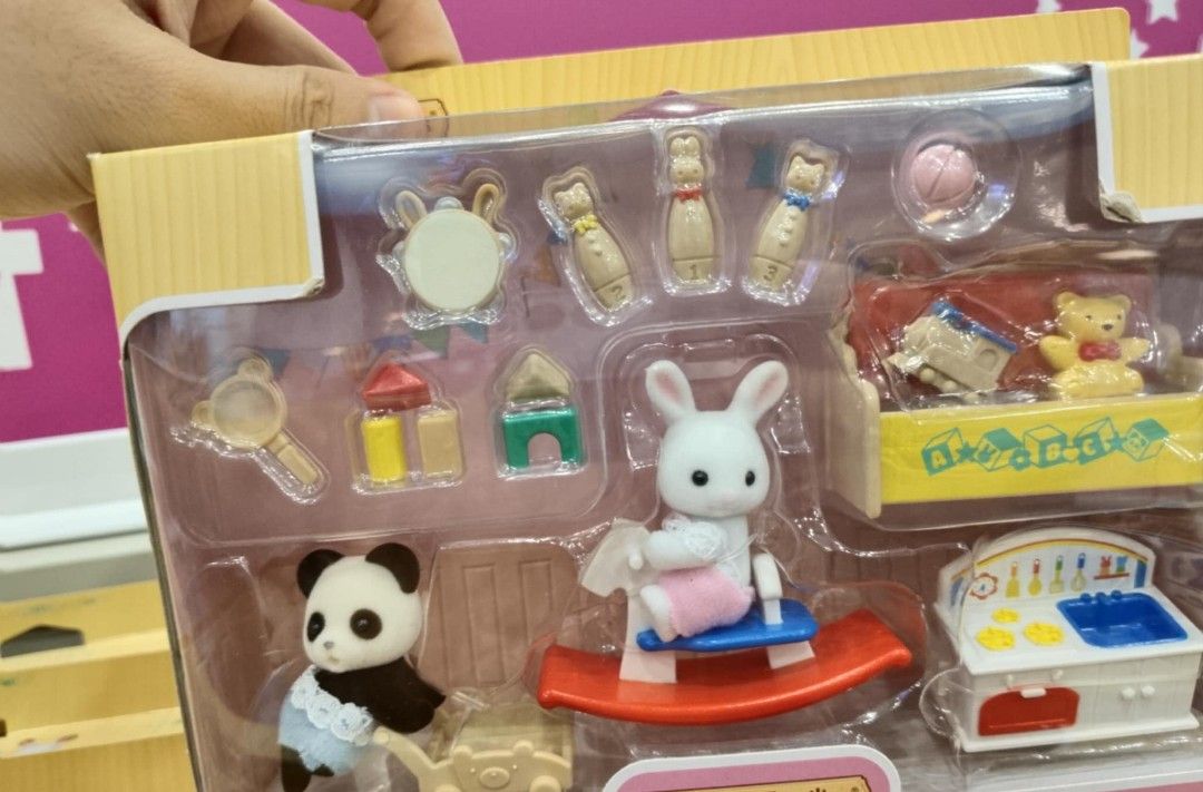 Sylvanian Family Baby's Toy Box (Category: Kids Toys) located in Manila. Submitted by jiyindaeh37323 (Listing ID 1310466629, Image 1). Description: .