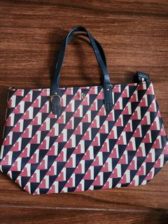 (Kategori: ) berada di . Dikirim oleh elleshopee (ID iklan 1310500868, Gambar 1). Deskripsi: .