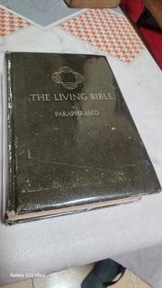 The Living Bible in Large Print