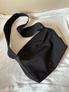 Unisex Black Wide Strap Shoulder Bag