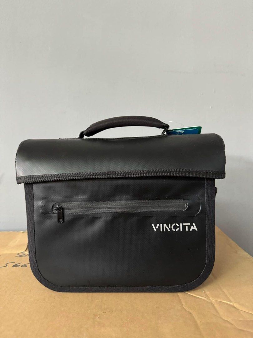 Vincita Cooper Wasserdichte Fahrradtasche Für Brompton Faltrad – Magnetverschluss, Einhandbedienung, Platz Für Systemkamera & Mehr – Inkl. Schultergurt Vincita Cooper Wasserdichte Fahrradtasche Für Brompton Faltrad – Magnetverschluss, Einhandbedienung, Platz Für Systemkamera & Mehr – Inkl. Schultergurt