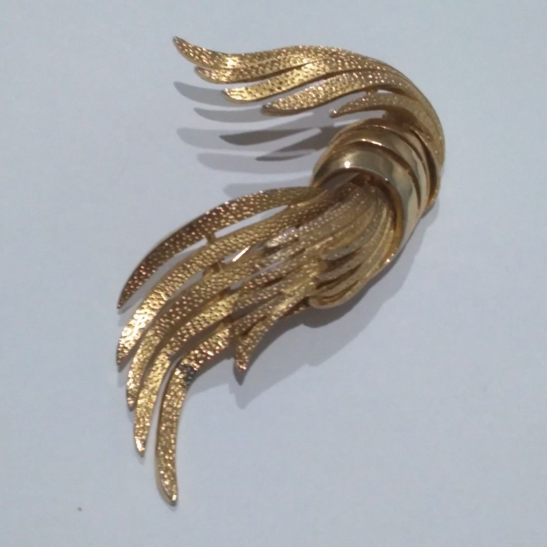 Vintage coro brooch online