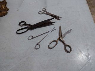 Vintage Japanese Scissors Set