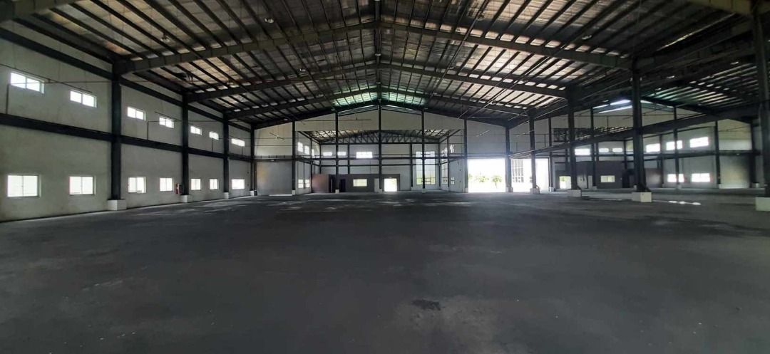 Warehouse for Lease at Tanza Cavite (Category: Commercial) located in Makati City. Submitted by karlabarcelona_remax (Listing ID 1310538011, Image 3). Description: For Lease Project: Warehouse at Tanza Cavite Location: Suntrust Ecotown, Tanza Cavite Property Type: Industrial Warehouse ▪ PEZA Warehouse ▪ Lot Area: 5040 sq. meters more or less ▪ Covered Area: 3640 sq.meters ▪ Open Area: 1400 sq.meters ▪ Fire Protection System Ready ▪ Fire Detection