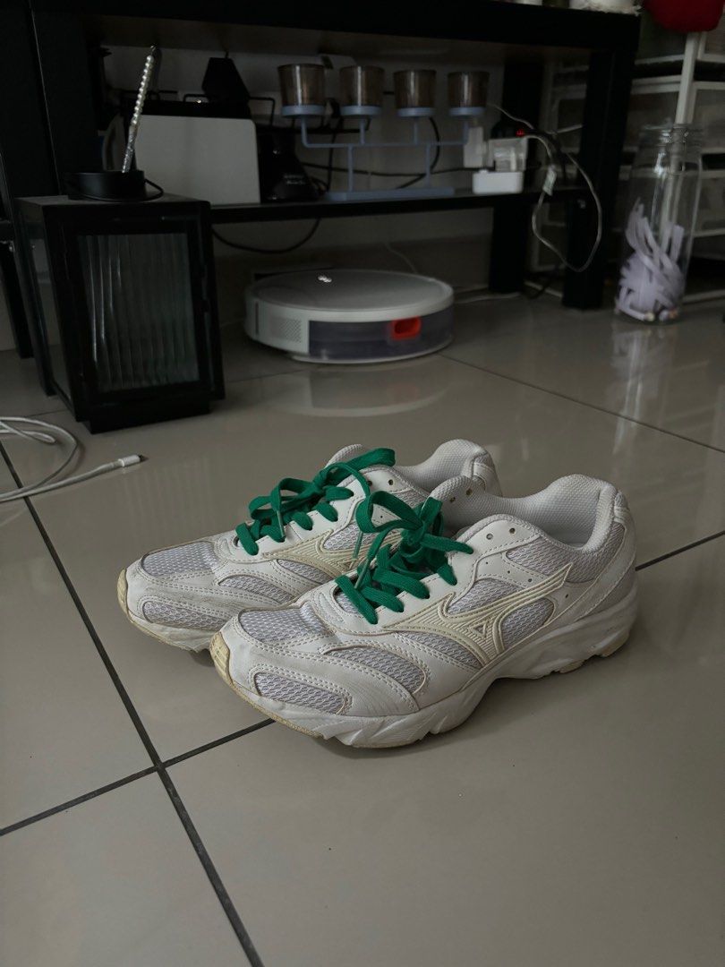 White Mizuno x10 trainers