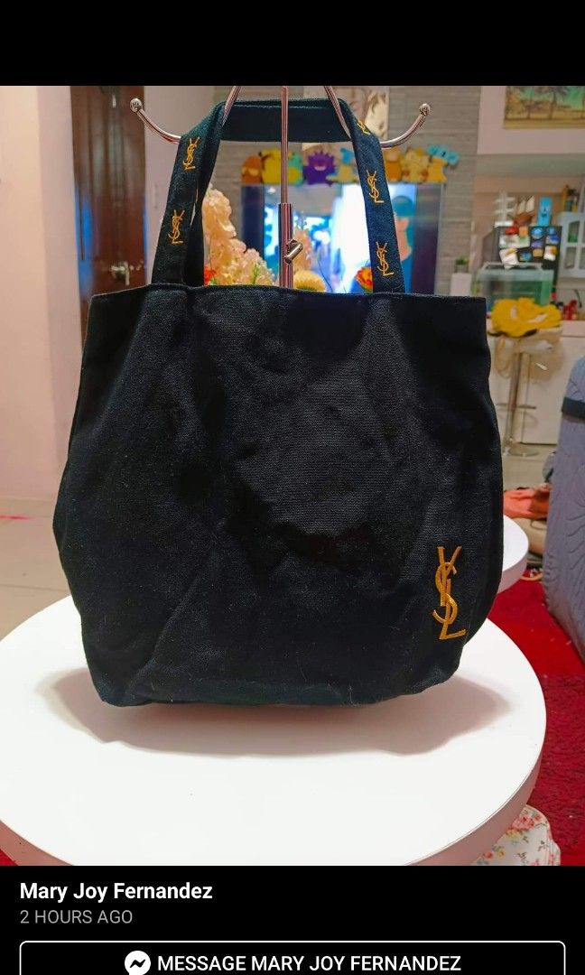YSL Canvas Tote Bag (Category: Luxury Bags & Wallets) located in Bacolod City. Submitted by Mike23MattPreloved (Listing ID 1310565439, Image 1). Description: canvass color rate 10/9 no flaws.