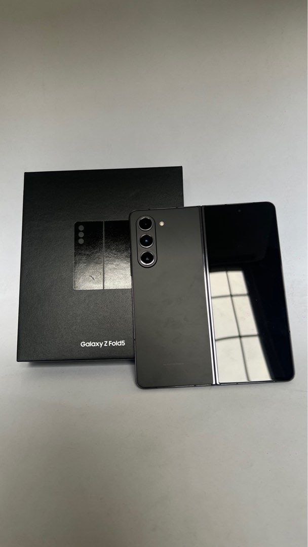 Z Fold 5 1 TB (GLOBE) (Category: Samsung) located in Makati City. Submitted by VersatileBabe (Listing ID 1310584089, Image 1). Description: Brand new! Price is at ₱119,500 but selling it way lower! I thought I could transition to ANDROID but I’m just super loyal to apple. I couldn’t transition lol Anyway it’s 1TB and barely used. It’s with GLOBE also. Buy it now before someone else does! I’m giving free covers btw both of which I never got to use