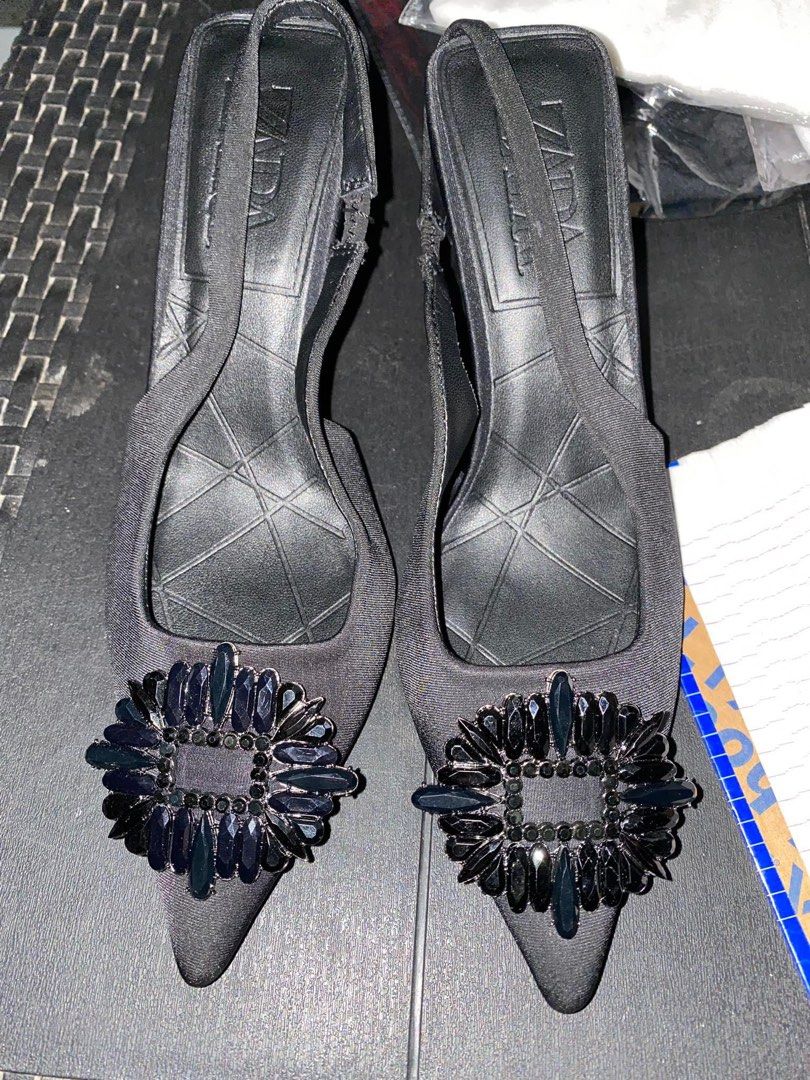 Zara sandals (Category: Sandals) located in Manila. Submitted by bashabelindaeugenio (Listing ID 1310544593, Image 1). Description: Used once .