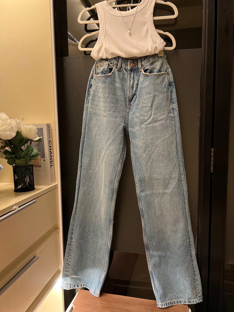Zara Straight Cut Jeans (Category: Jeans) located in Cavite. Submitted by stylecache (Listing ID 1310546329, Image 1). Description: Before you make an offer, please read: • All item pics are right here. No need for pics of me wearing them, please! • Prices are usually firm, set low with love for my own preloved pieces, unless stated otherwise. • Items are flawless unless I say otherwise/shown in pics. • I’m 5’5” and fit into XS-S sizes. • Reasons