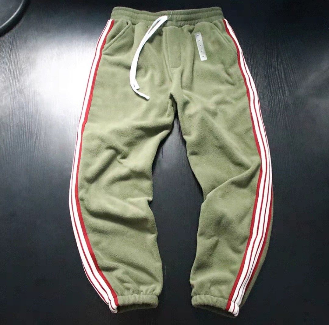 VINTAGE RETRO brand new Adidas type red strip winter thickened warm fleece jogger sweatpants trousers gym sweat pants size xlarge X LARGE uniqlo heattech unisex Men s Fashion Bottoms Joggers on Carous...
