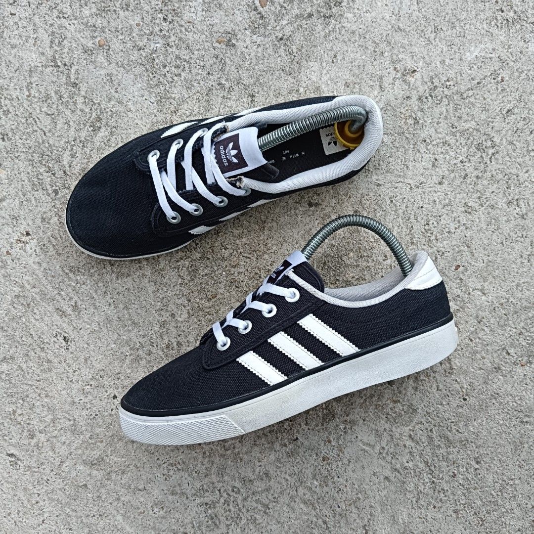 Adidas Kiel Navy White 6UK RM9O