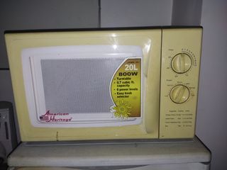 American Heritage Microwave Oven
