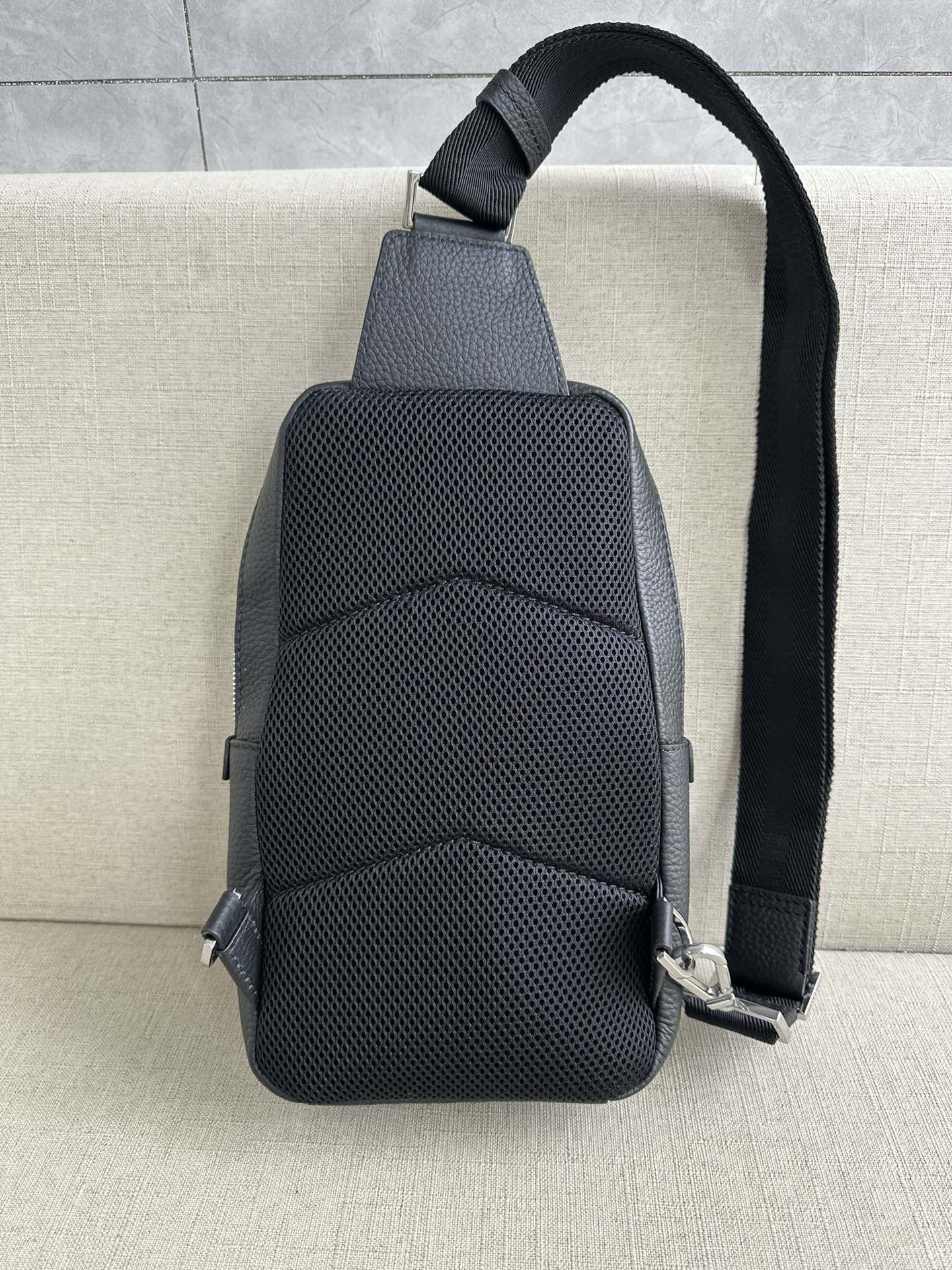 Hugo boss chest bag top