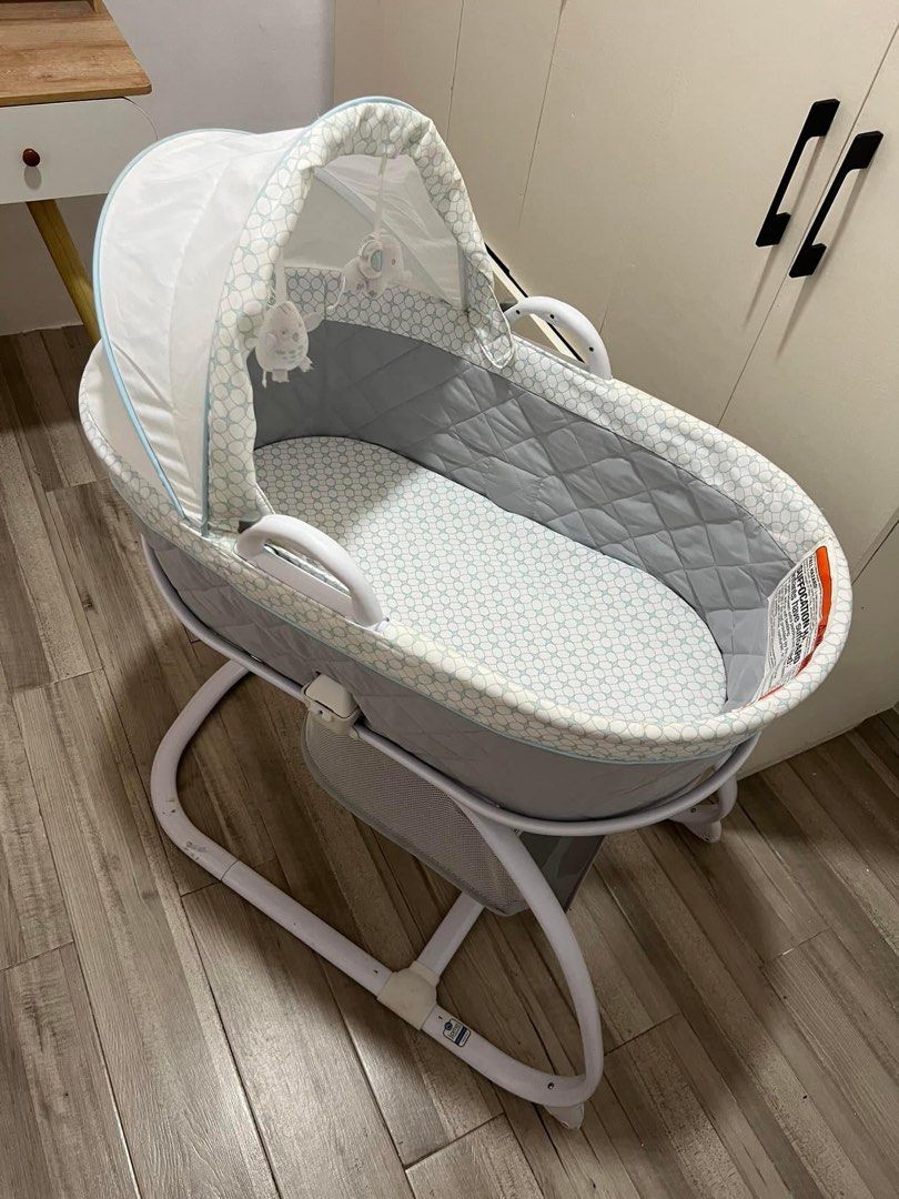 Babies r us keep me near bassinet shop