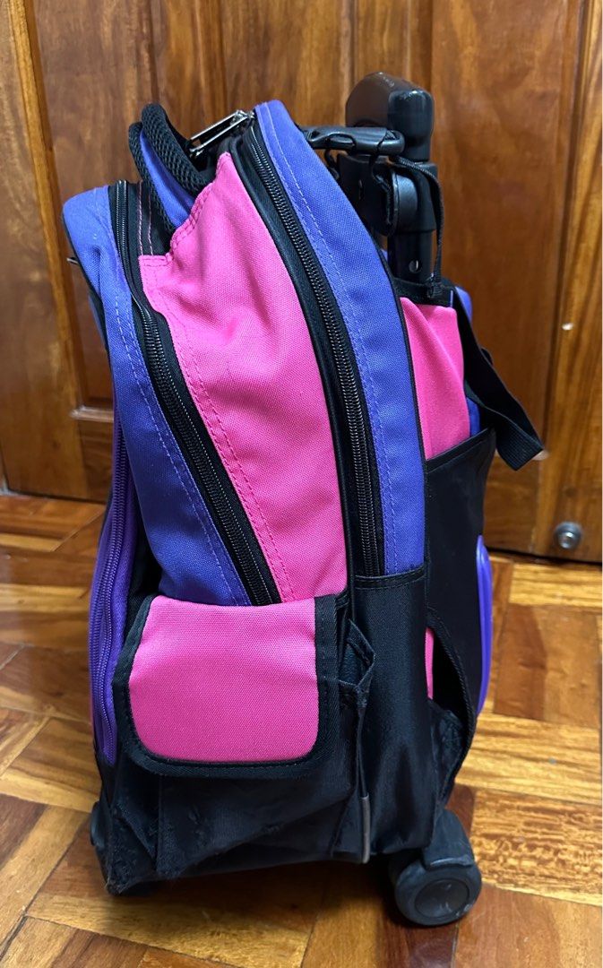 Backpack Trolley (Category: Backpacks) located in Malabon City. Submitted by kidsmnl (Listing ID 1310780022, Image 2). Description: BACK TO SCHOOL :Backpack trolley original Hawk brand. Good as new. Decluttering.