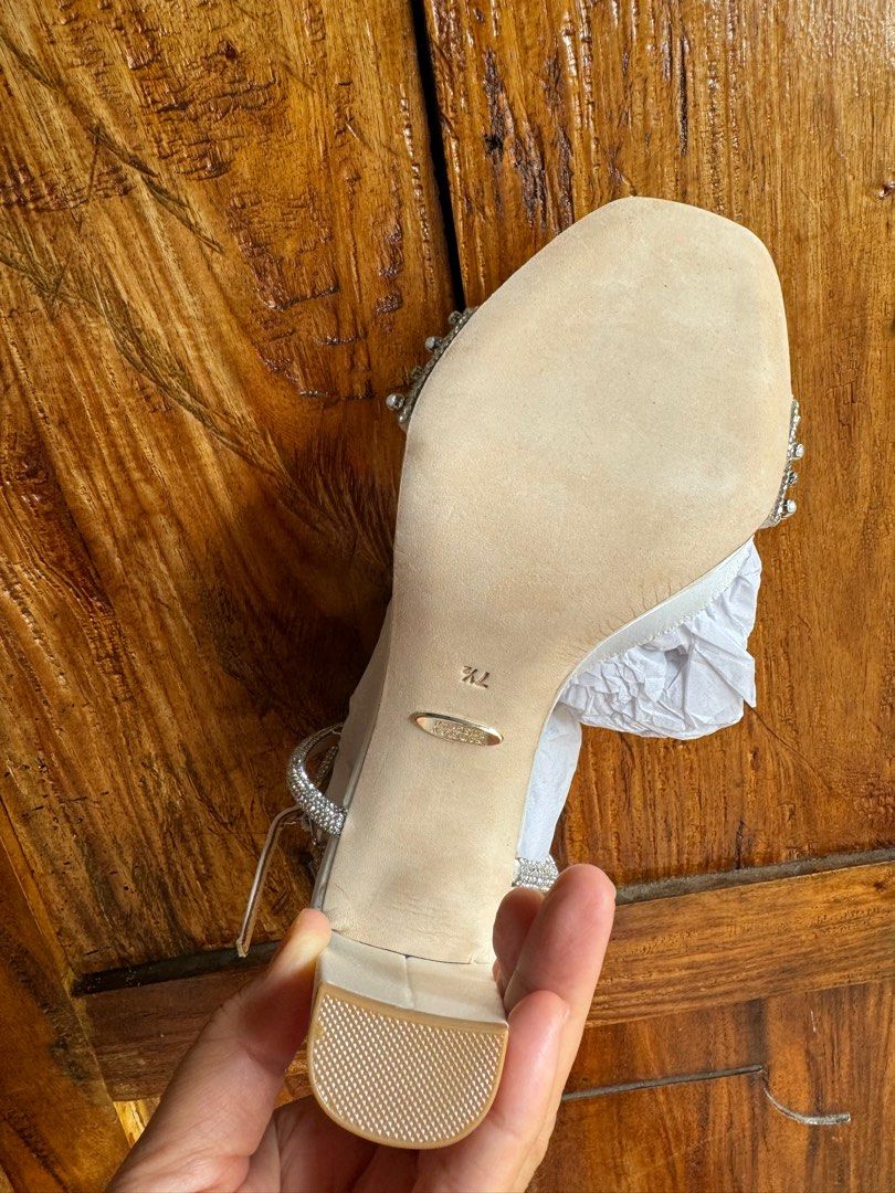 Badgley Mischka Bridal Heels (Category: Heels) located in Catarman. Submitted by andeverythingnays (Listing ID 1310070187, Image 3). Description: Never worn With box and dust bag Bought for ₱9600 Rfs: mataas ang height ng heels para sa wedding gown ko Heel height: 3 3/4 Size: 7.5.