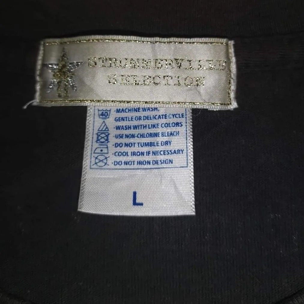Baju joe strummer (Category: Tshirts & Polo Shirts) located in Kuala Lumpur. Submitted by ngambatbundle (Listing ID 1310786708, Image 3). Description: Baju joe strummer (the clash) fuji rock Saiz L fit M(20x27) Tag strummerville Condition A Made in japan Rm 88(nego).