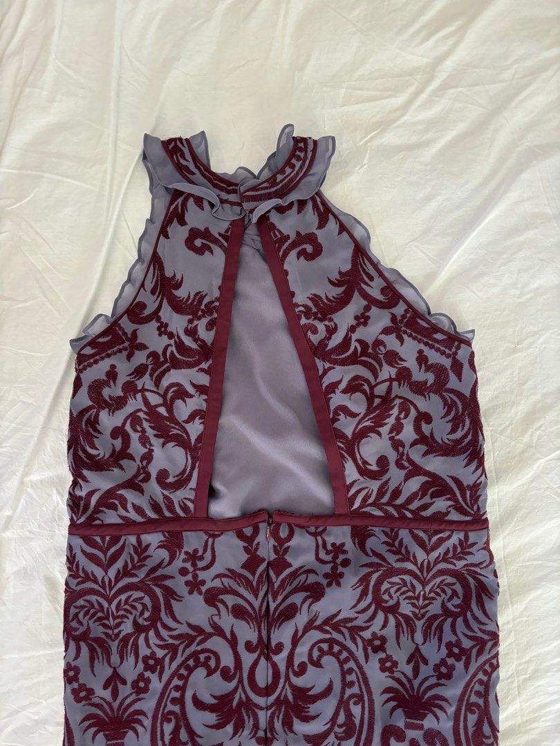 BCBG Brocade Gown (Category: Dresses) located in Makati City. Submitted by nicsclosetfinds (Listing ID 1310691213, Image 3). Description: .