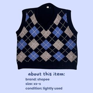 blue knitted sleeveless vest crop top