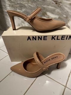 Brand New Anne Klein nude slip on heels size 7.5US