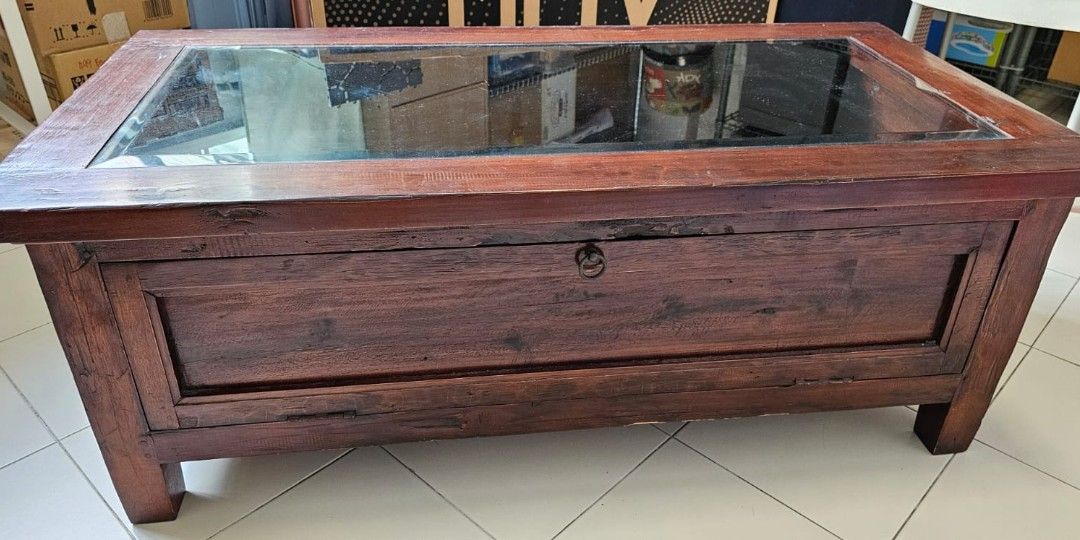 Coffee Table (Category: Other Home Furniture) located in Singapore. Submitted by natdlanor (Listing ID 1310779249, Image 1). Description: As per photo, What you see is what you get..