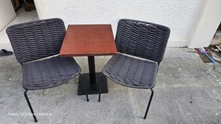 COFFEE TABLE SET

4,000 pesos😊

Ikea tegelon chair
Metal frame
In good condition 

Wooden table top
Metal frame
In good condition