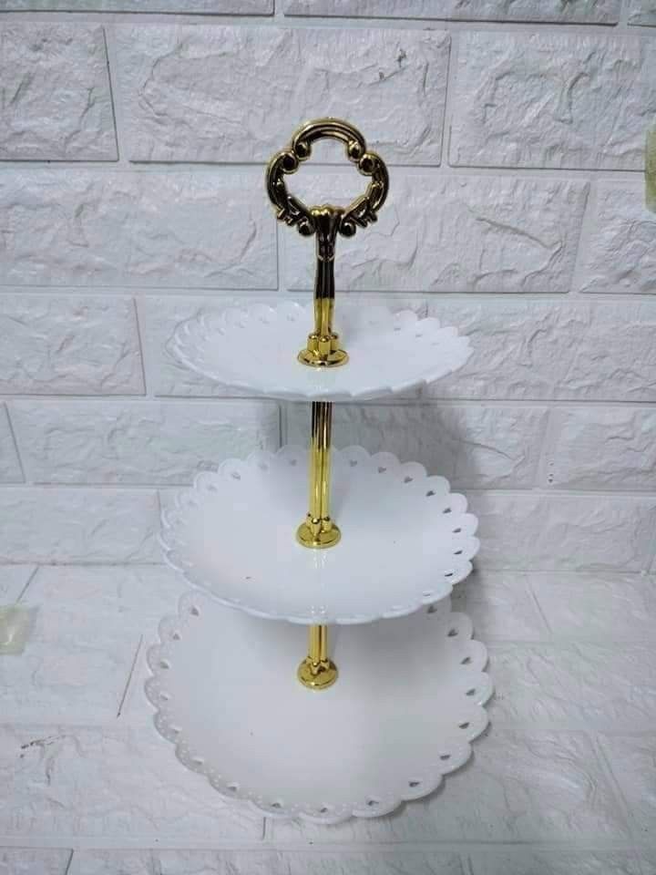 CUPCAKE STAND (Category: Bakeware) located in Quezon City. Submitted by fconnie15407950 (Listing ID 1310763988, Image 1). Description: .