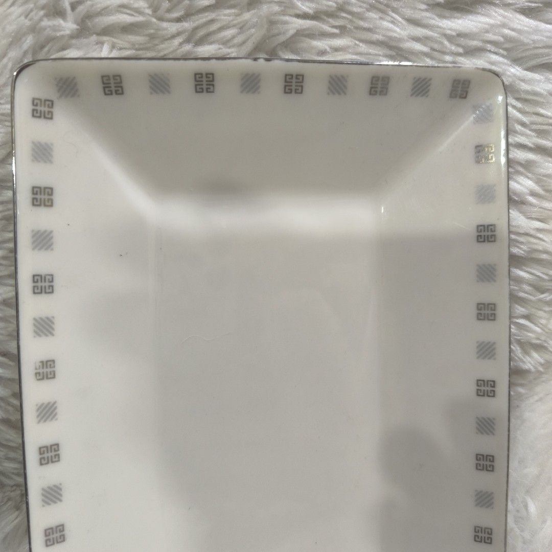 GIVENCHY RECTANGULAR SERVING PLATTER SILVER (Category: Dinnerware & Cutlery) located in Pasig City. Submitted by fukunekojapansurplus (Listing ID 1310652831, Image 2). Description: GIVENCHY RECTANGULAR SERVING PLATTER PHP 350 No hairline With silver loss, refer to photos pls. ✅ Pls manage your expectations as you are buying Japan Surplus, some items are used and others are brand new as stated. ✅ SF c/o Buyer via Lalamove / JNT / LBC ✅ MOP : GCash