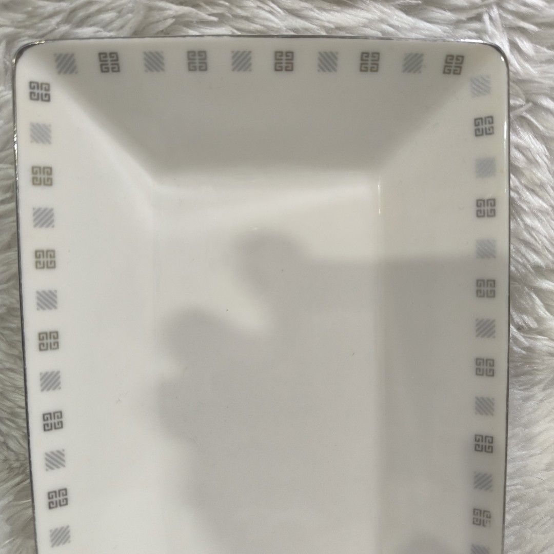 GIVENCHY RECTANGULAR SERVING PLATTER SILVER (Category: Dinnerware & Cutlery) located in Pasig City. Submitted by fukunekojapansurplus (Listing ID 1310652831, Image 3). Description: GIVENCHY RECTANGULAR SERVING PLATTER PHP 350 No hairline With silver loss, refer to photos pls. ✅ Pls manage your expectations as you are buying Japan Surplus, some items are used and others are brand new as stated. ✅ SF c/o Buyer via Lalamove / JNT / LBC ✅ MOP : GCash